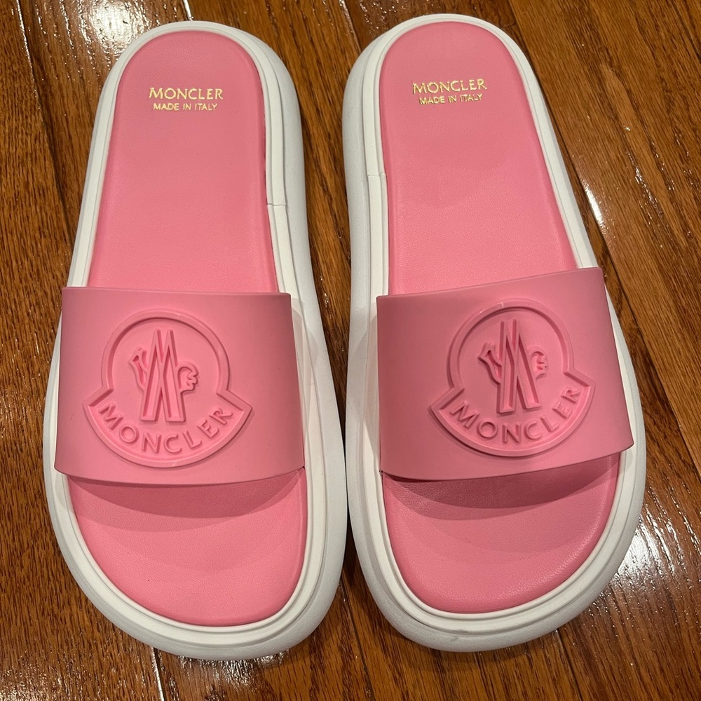 Pink Moncler slyder slides